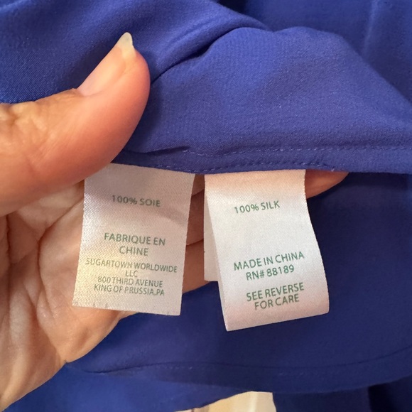 Lilly Pulitzer Size XL blue silk blouse very good condition. - Picture 4 of 4
